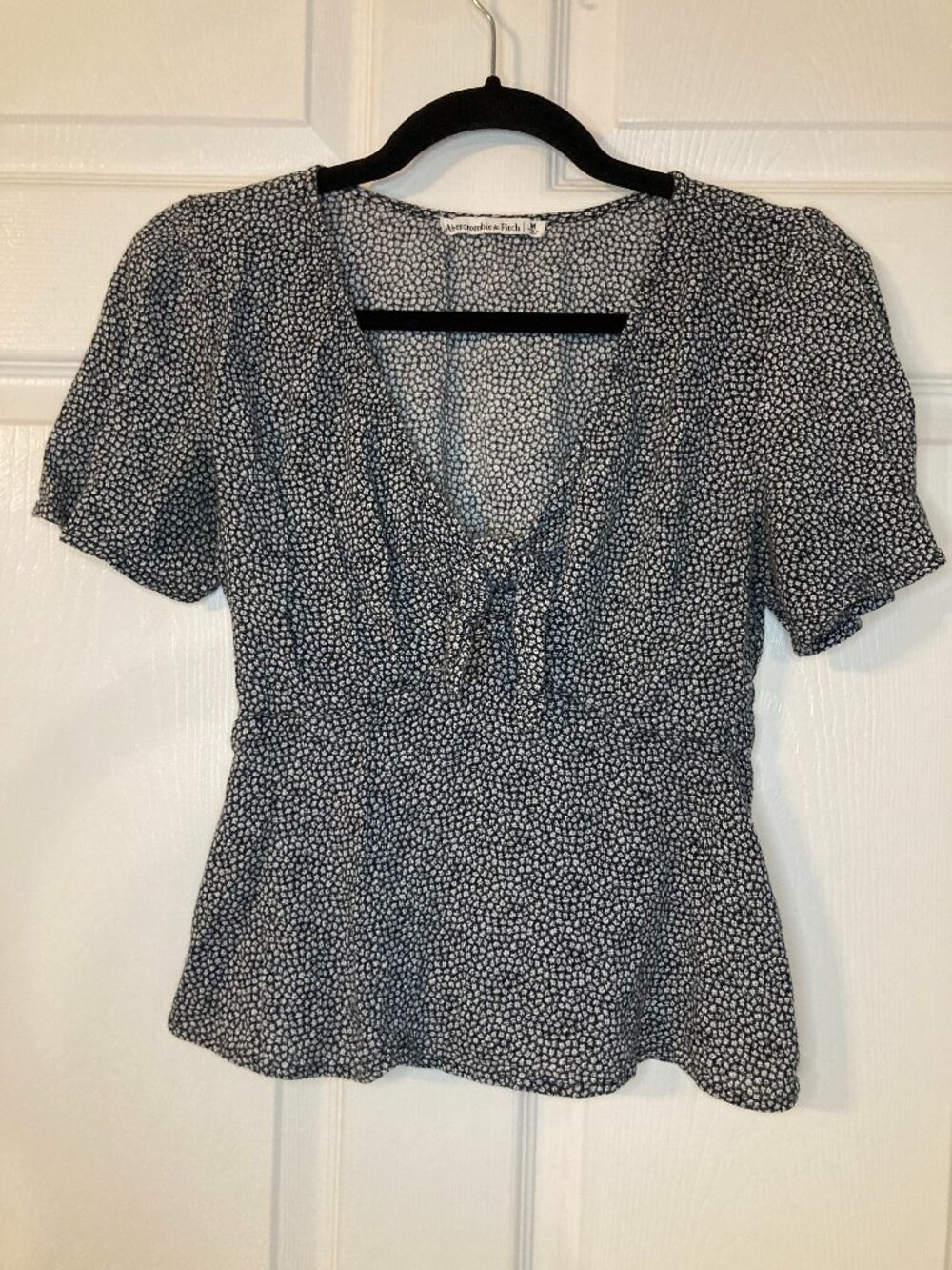 Abercrombie & Fitch Women's Short Sleeve Floral Tie-Front Blouse - Size M